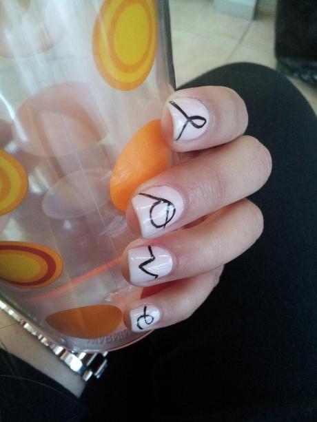 Love is in my nails! + Lovely Blog Award