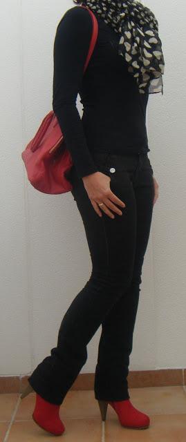 Un look, en negro y rojo :)