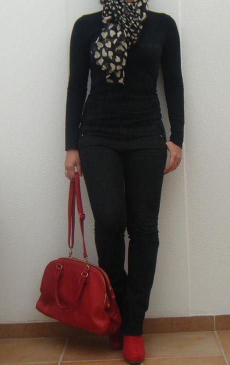 Un look, en negro y rojo :)