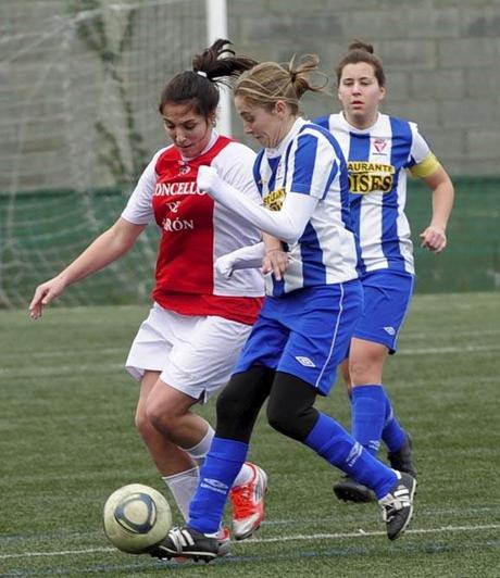 fútbol femenino O Val contra el Valladares /