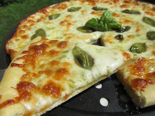 Pizza al pesto