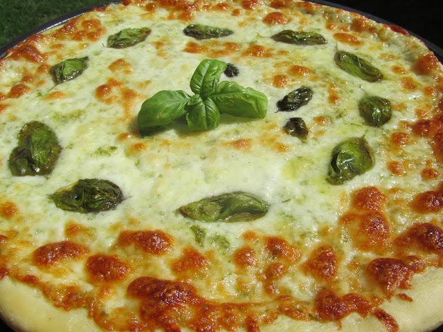 Pizza al pesto