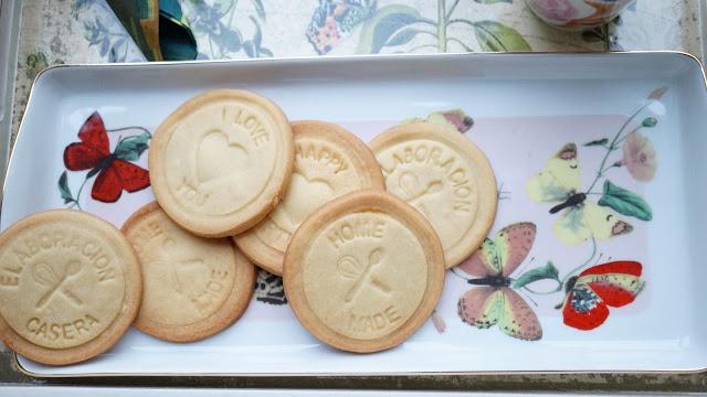 Galletas de limón selladas con mensaje (o consejos para conseguir galletas perfectas para decorar)