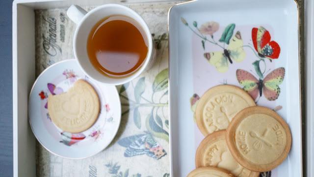 Galletas de limón selladas con mensaje (o consejos para conseguir galletas perfectas para decorar)