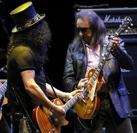 ACE FREHLEY SUFRE UNA EJECUCIÓN HIPOTECARIA ACE FREHLEY SUFRE UNA EJECUCIÓN HIPOTECARIA