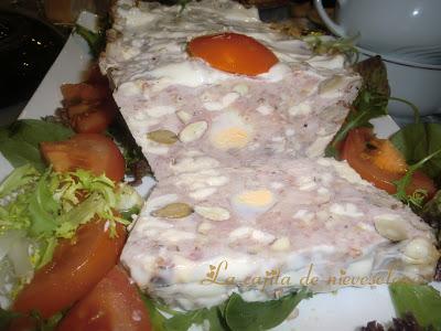 Fiambre de pollo con frutos secos