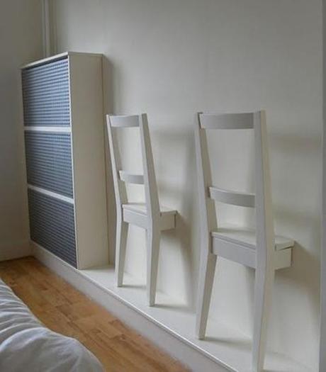 CON LA MITAD DE UN MUEBLE