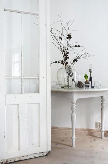 CON LA MITAD DE UN MUEBLE