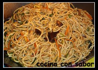 Wok de noodles con salsa Yakisoba