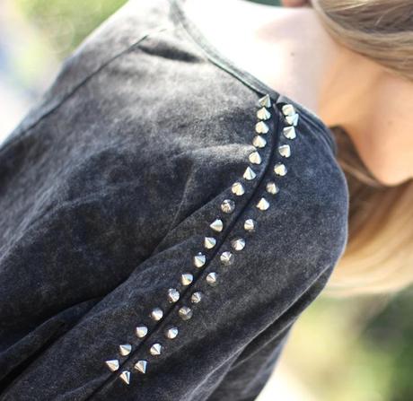 Studded tee and shorts Mónica Sors (18) UNEXPECTED