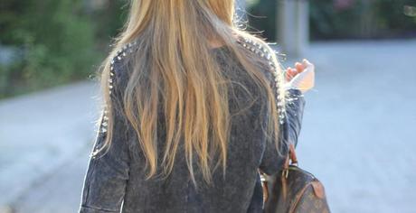 Studded tee and shorts Mónica Sors (20) UNEXPECTED