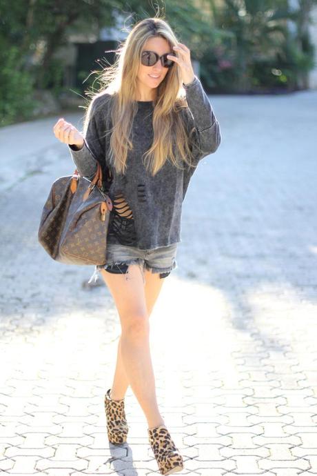 Studded tee and shorts Mónica Sors (1) UNEXPECTED