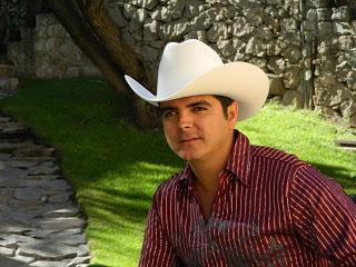 José Julián graba tema de Reyli