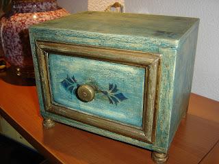 Pintar y decorar cajas antiguas
