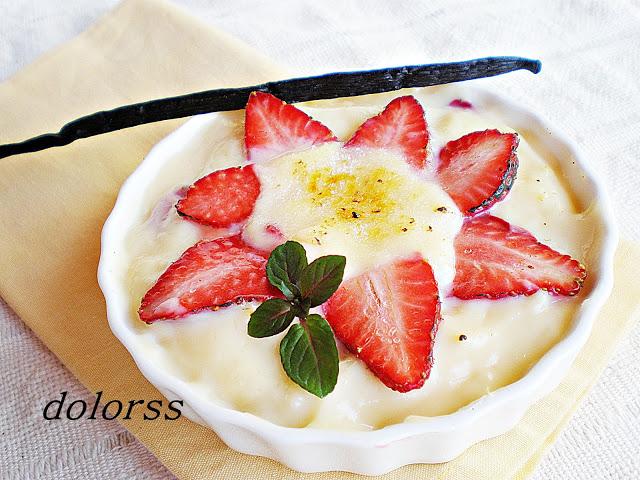 Crema de vainilla gratinada con fresas