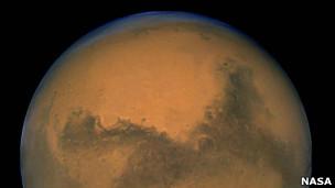 Millonaria misión espacial quiere enviar pareja a Marte