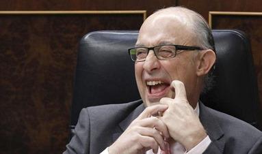 Cristobal-Montoro se ríe