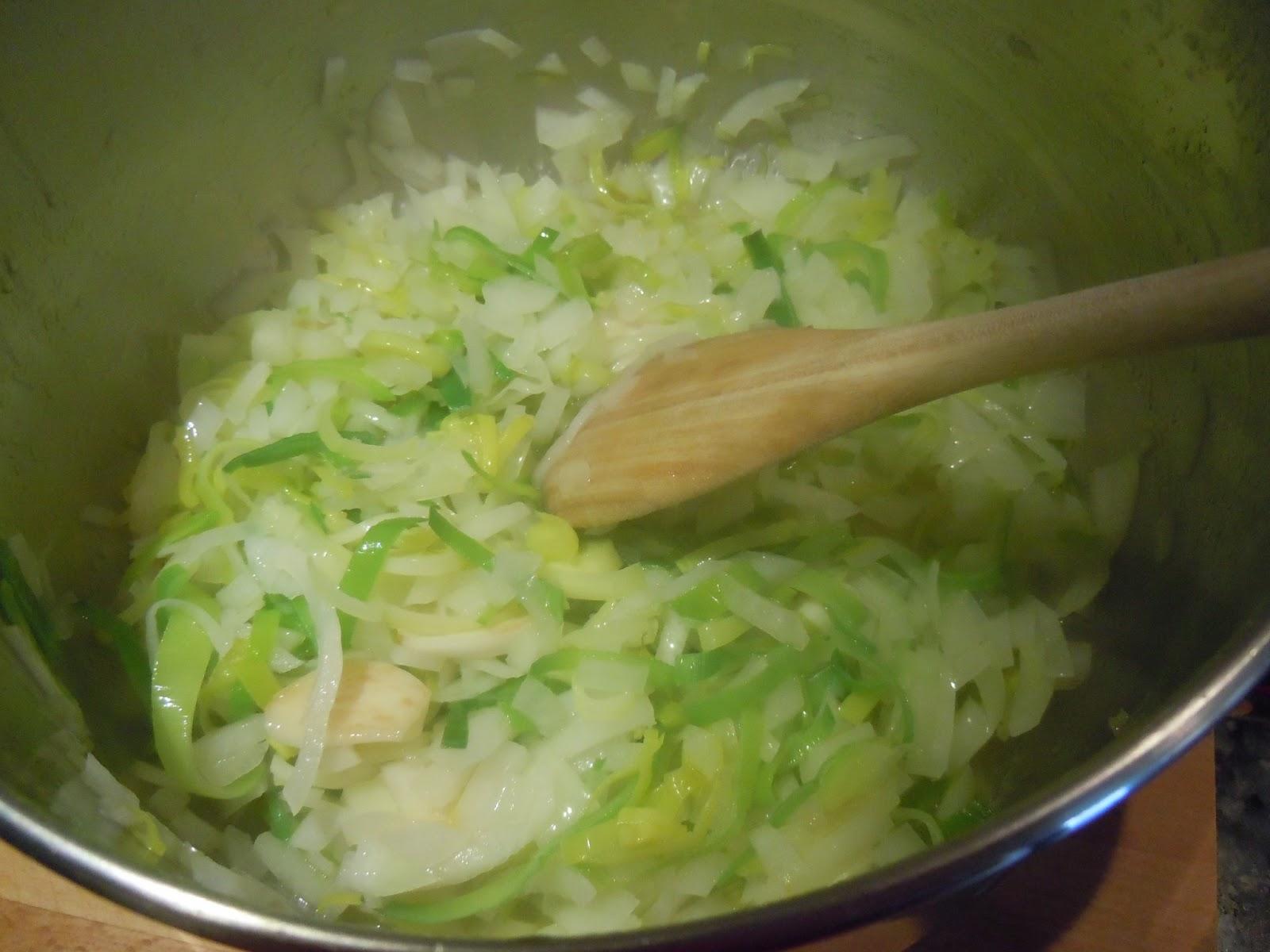 Ternera guisada con guisantes y mostaza en grano