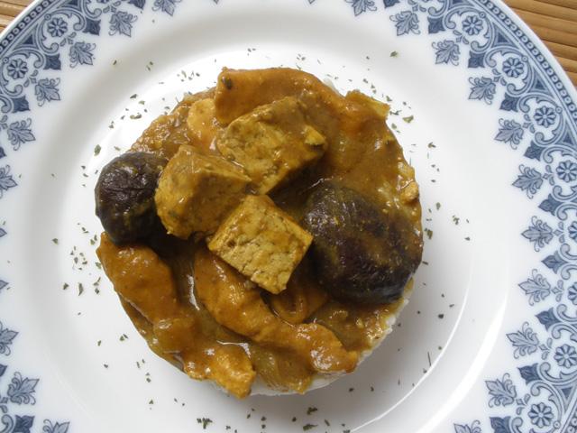 Arroz Blanco con Curry, Setas, Pollo y Tofu
