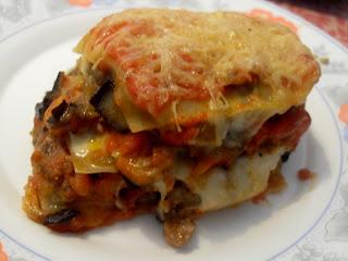 Lasaña ( lasagne) de berenjena, butifarra y mozzarella fresca
