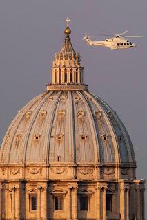 El Espíritu Santo del siglo XXI abandona el Vaticano