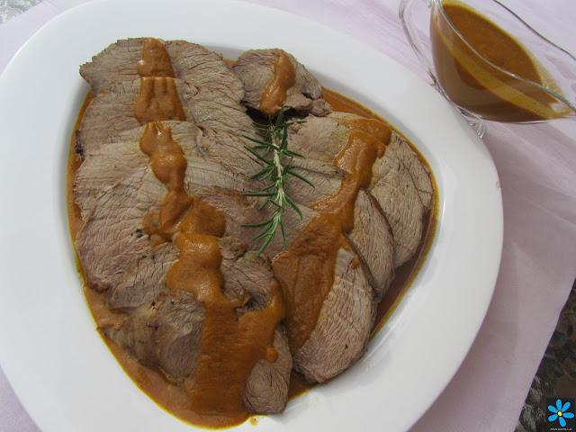 Ternera asada en salsa de verduras