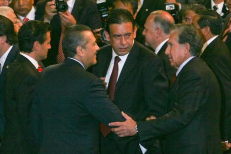 Si Peña quiere abatir la corrupción debe detener a Salinas y Montiel: Batres