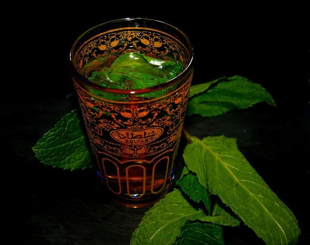 Te verde a la menta (bebida tradicional marroqui)
