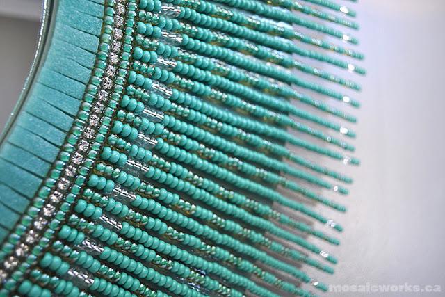 ESPEJO CON BOLAS DE COLLARES