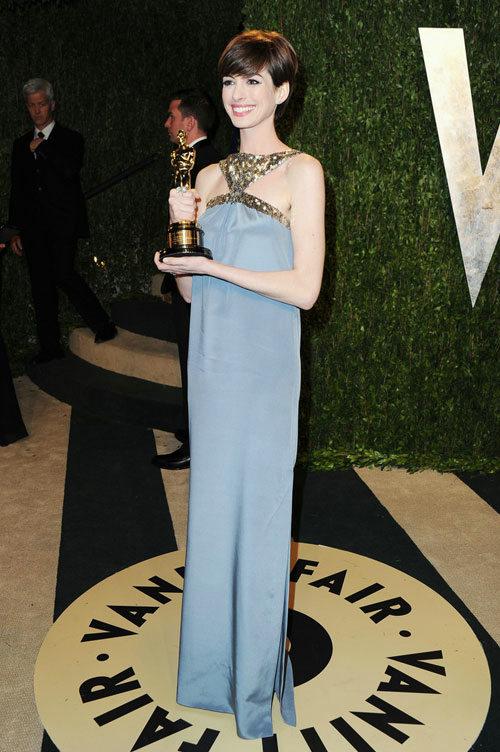 Anne Hathaway y el caso del vestido