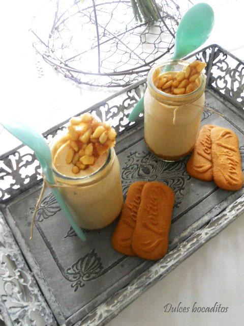 YOGUR CON ESPECIAS, GALLETAS DE SPECULOOS Y PIÑONES CARAMELIZADOS