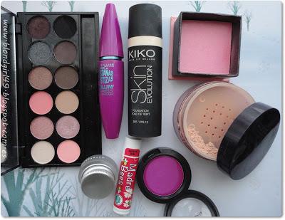 Look con labios violeta