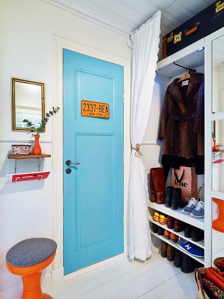 vintage sofá chaiselong redondo sillas tulip blanco sillas mesas retro revestimiento madera paredes reciclaje decoración pizarra con nombres arte decoración piso retro decoración panelado de madera blanca decoración objetos retro muebles nórdicos mueble bar retro diseño danés 50 60 flores decoración tulipantes Decorar con objetos de segunda mano decoración vintage decoración retro decoración nórdica decoración letras madera decoración en blanco decoración de los 70 decoración cajas tarros botes cuadro sueco de los ojos cocina blanca retro casita del pueblo decoración casita de la playa decoración botes metal retro botes antiguos de metal blog interiores blog decoración nórdica blog decoración artículos hogar nórdicos 