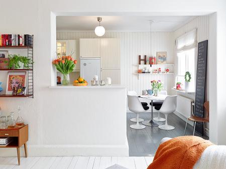 vintage sofá chaiselong redondo sillas tulip blanco sillas mesas retro revestimiento madera paredes reciclaje decoración pizarra con nombres arte decoración piso retro decoración panelado de madera blanca decoración objetos retro muebles nórdicos mueble bar retro diseño danés 50 60 flores decoración tulipantes Decorar con objetos de segunda mano decoración vintage decoración retro decoración nórdica decoración letras madera decoración en blanco decoración de los 70 decoración cajas tarros botes cuadro sueco de los ojos cocina blanca retro casita del pueblo decoración casita de la playa decoración botes metal retro botes antiguos de metal blog interiores blog decoración nórdica blog decoración artículos hogar nórdicos 