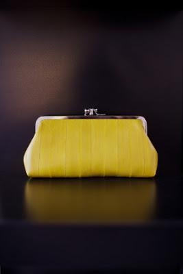 REAL WEDDING: UNA MODERNA BODA EN GRIS Y AMARILLO REAL WEDDING: UNA MODERNA BODA EN GRIS Y AMARILLO