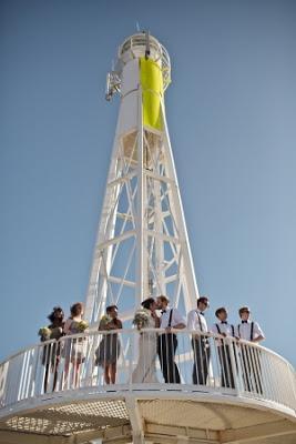 REAL WEDDING: UNA MODERNA BODA EN GRIS Y AMARILLO REAL WEDDING: UNA MODERNA BODA EN GRIS Y AMARILLO