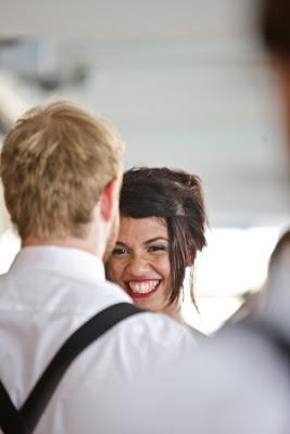 REAL WEDDING: UNA MODERNA BODA EN GRIS Y AMARILLO REAL WEDDING: UNA MODERNA BODA EN GRIS Y AMARILLO