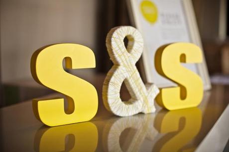 REAL WEDDING: UNA MODERNA BODA EN GRIS Y AMARILLO