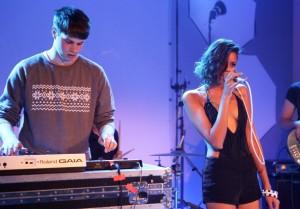 Alunageorge en directo (www.mtv.co.uk)
