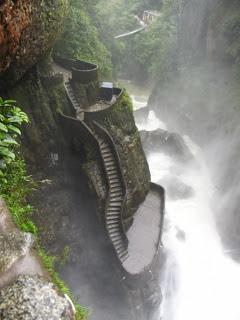 Escaleras de Pailon del Diablo