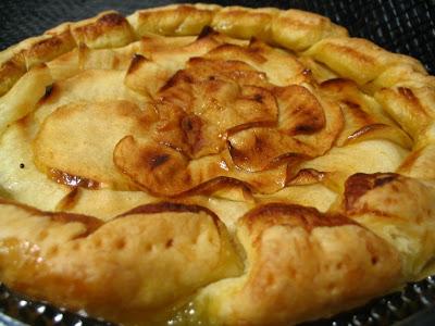 TARTA DE HOJALDRE DE MANZANA