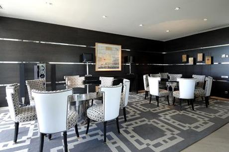 NUEVAS IMÁGENES DE UNA VIVIENDA UNIFAMILIAR A-CERO UBICADA EN UNA EXCLUSIVA URBANIZACIÓN DE MADRID NUEVAS IMÁGENES DE UNA VIVIENDA UNIFAMILIAR A-CERO UBICADA EN UNA EXCLUSIVA URBANIZACIÓN DE MADRID