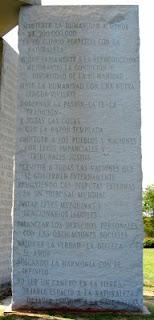 Enigmás Y misterios en verso al Stonehenge Americano. Georgia Guidestones. ¿Qué Inscripciones hay?