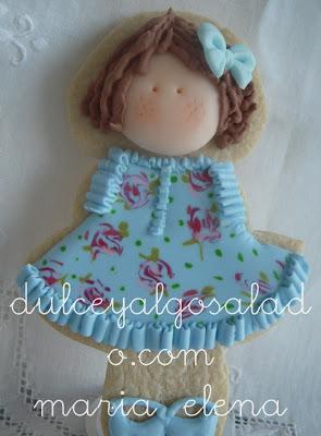 Galleta, niña con vestidito de flores.