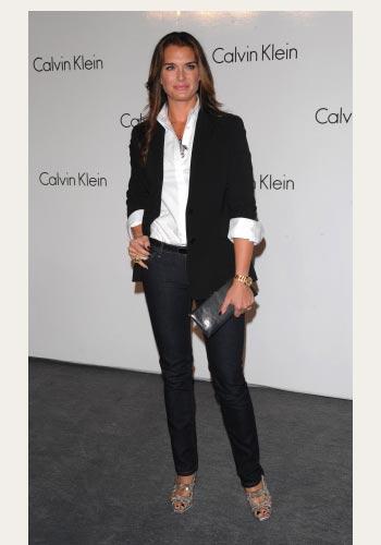 Tengo una entrevista de trabajo, ¿qué me pongo? / I have a job interview What should I wear? Tengo una entrevista de trabajo, ¿qué me pongo? / I have a job interview What should I wear?