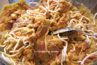 PIMIENTOS RELLENOS DE PATO, VERDURAS Y FIDEOS CHINOS