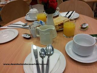 221.- Hotel St. George´s Inn Victoria - Londres