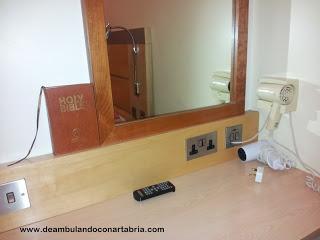 221.- Hotel St. George´s Inn Victoria - Londres