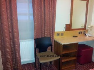 221.- Hotel St. George´s Inn Victoria - Londres