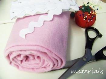 Los peluches de tu bebé siempre a mano con este camino de cama